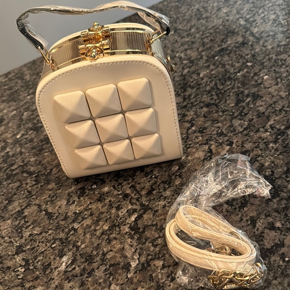 Square hard case Cream Handbag with Gold Accents NWOT - Picture 3 of 14